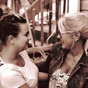 Meet your Posher, Anne-julie